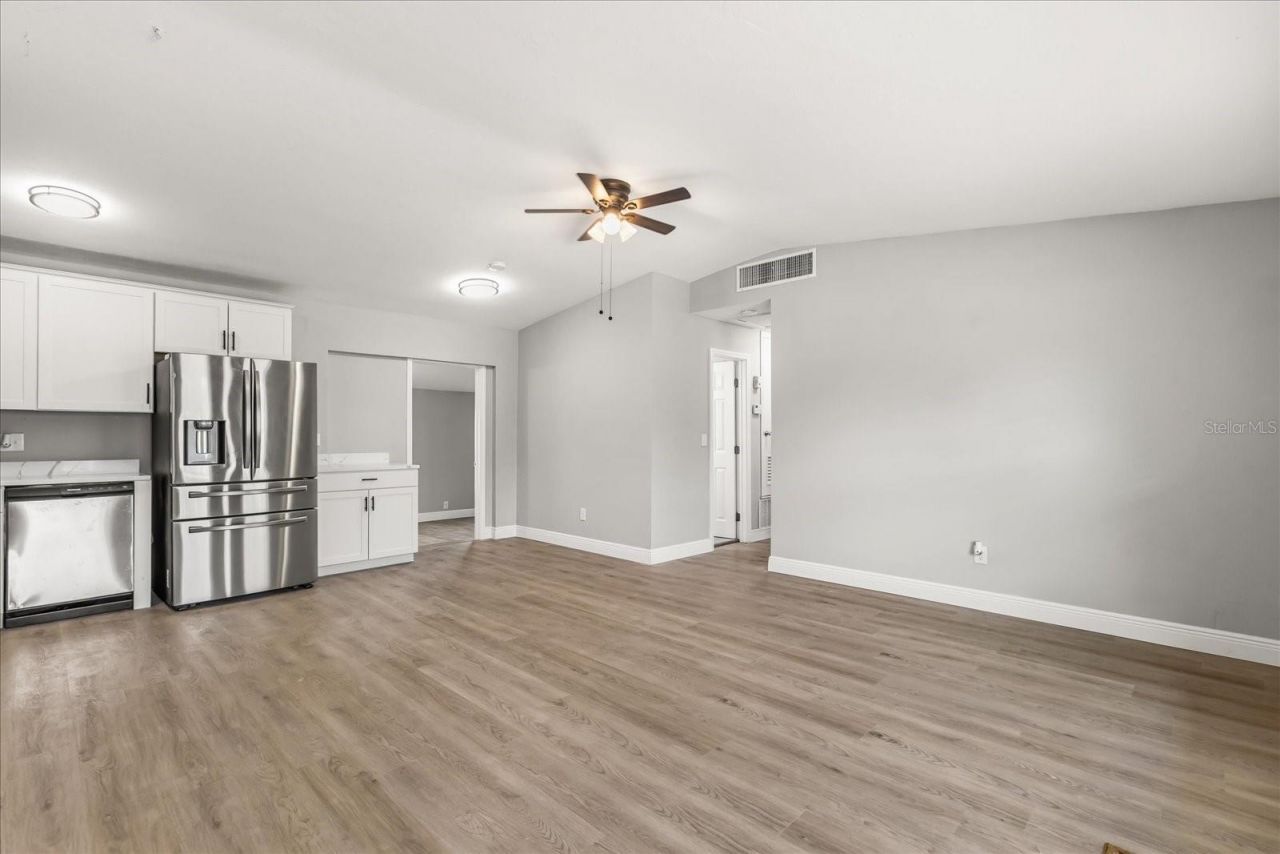 930 Radcliff Street , Deltona, FL 32725 Photo