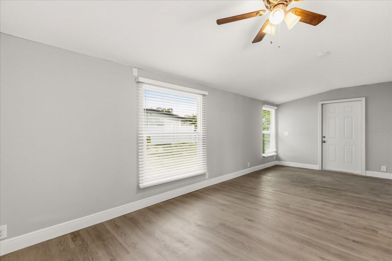 930 Radcliff Street , Deltona, FL 32725 Photo