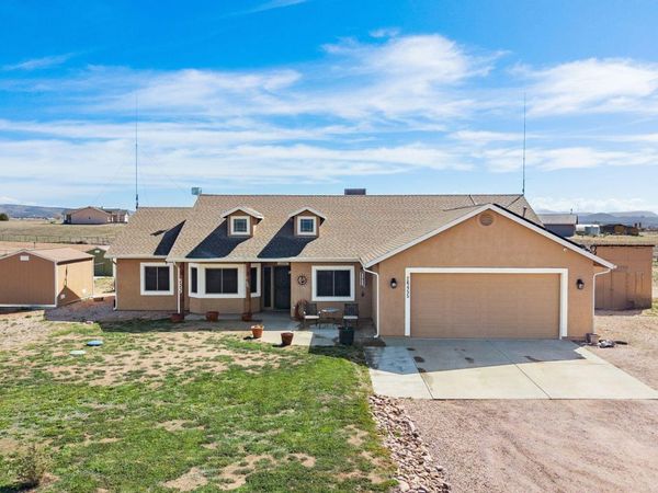 26455 N Bull Snake Road, Paulden, AZ 86334