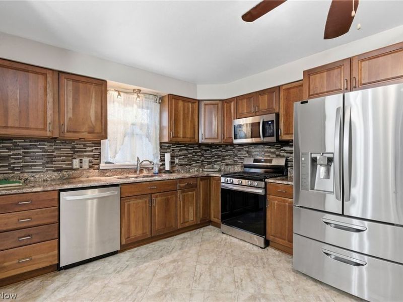 3803 Center Drive, Parma, OH 44134 Photo 12