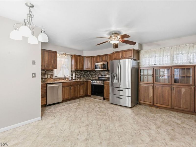 3803 Center Drive, Parma, OH 44134 Photo 13