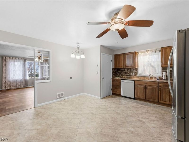 3803 Center Drive, Parma, OH 44134 Photo 14