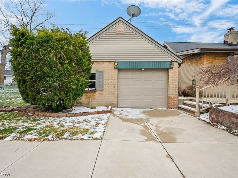 3803 Center Drive, Parma, OH 44134 Photo 4