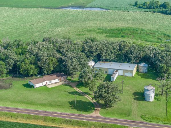 1734 40th Street, Ceylon, MN 56121