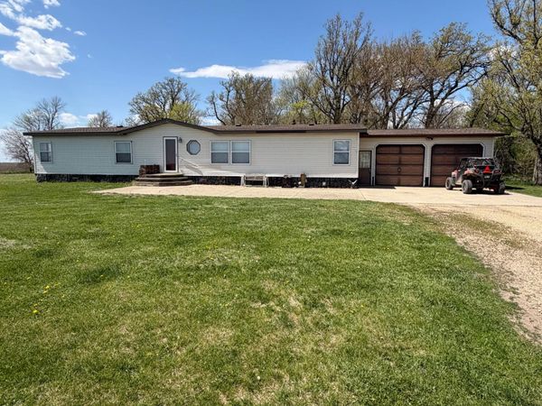 1734 40th Street, Ceylon, MN 56121