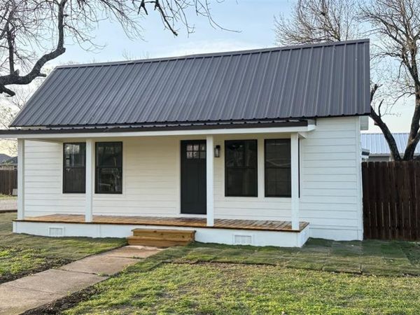 250 Cosey Street , Palmer, TX 75152