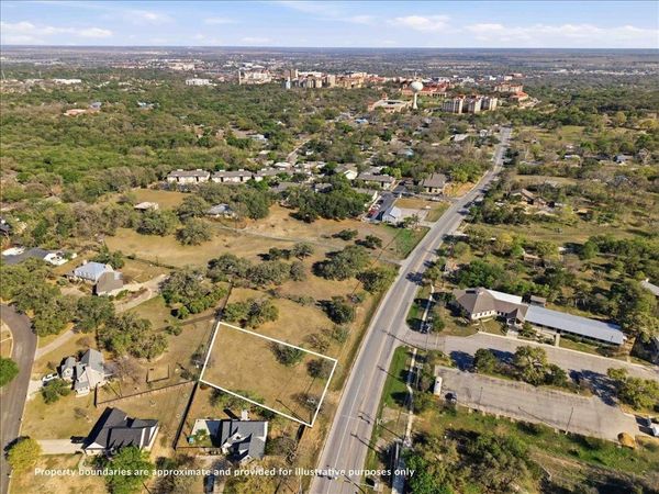 1526 RR 12 CIR, San Marcos, TX 78666