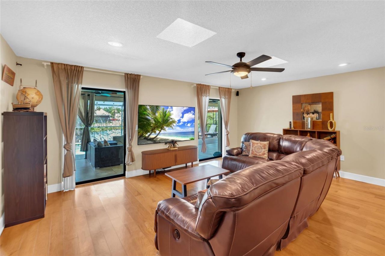 8345 Brandeis Court, Sarasota, FL 34243 Photo