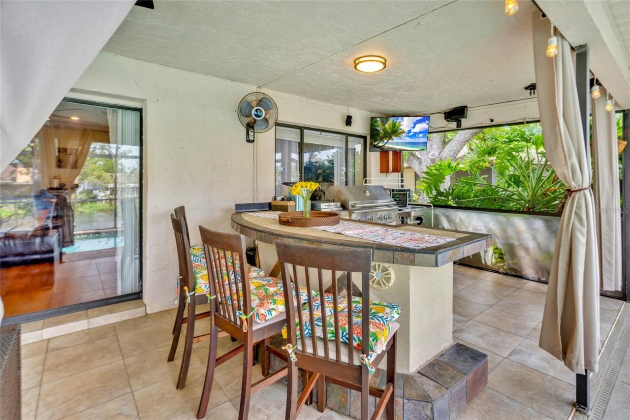 8345 Brandeis Court, Sarasota, FL 34243 Photo