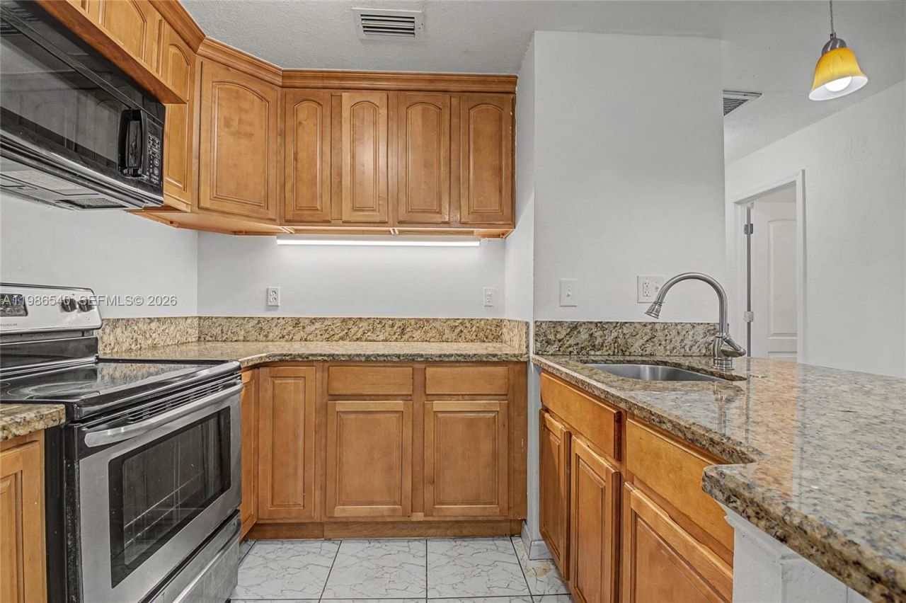 15619 SW 73rd Cir Ter , Unit 10-4, Miami, FL 33193 Photo