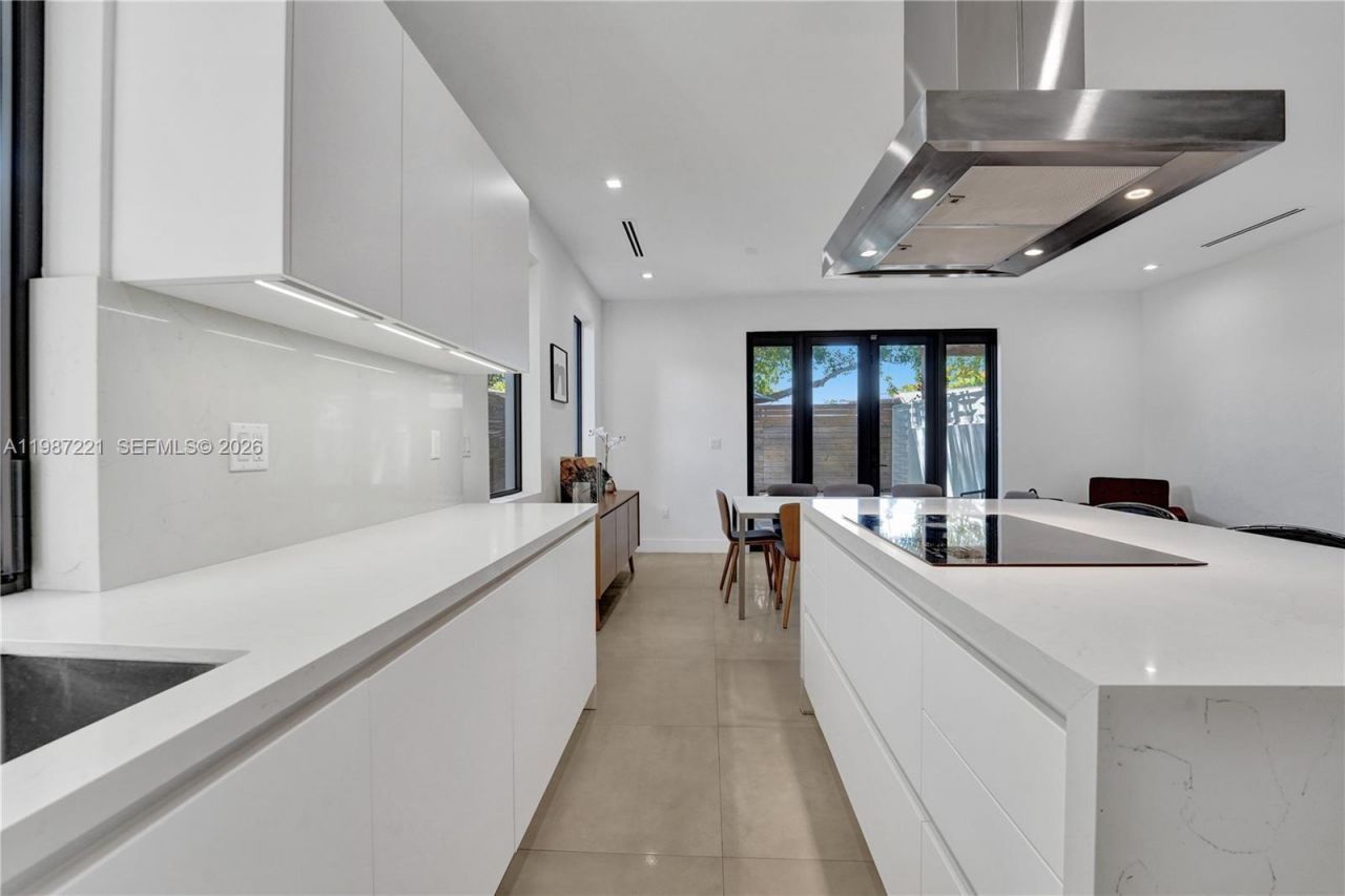 3465 SW 3rd Ave , Miami, FL 33145 Photo