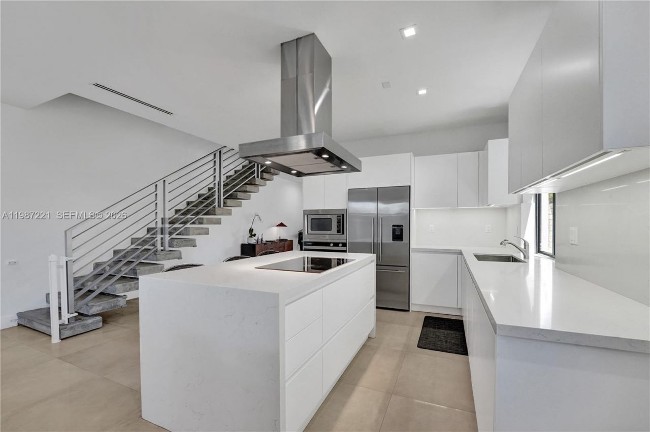 3465 SW 3rd Ave , Miami, FL 33145 Photo