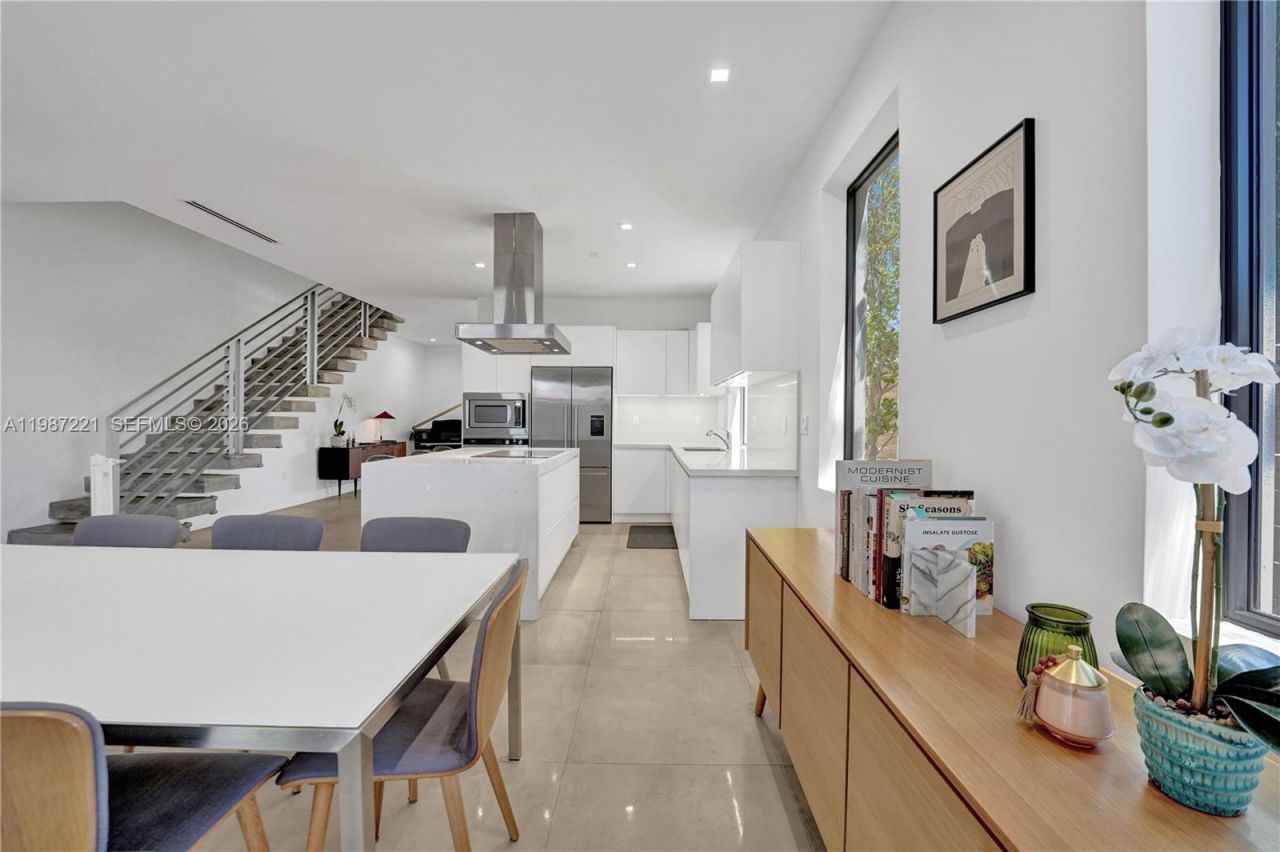 3465 SW 3rd Ave , Miami, FL 33145 Photo