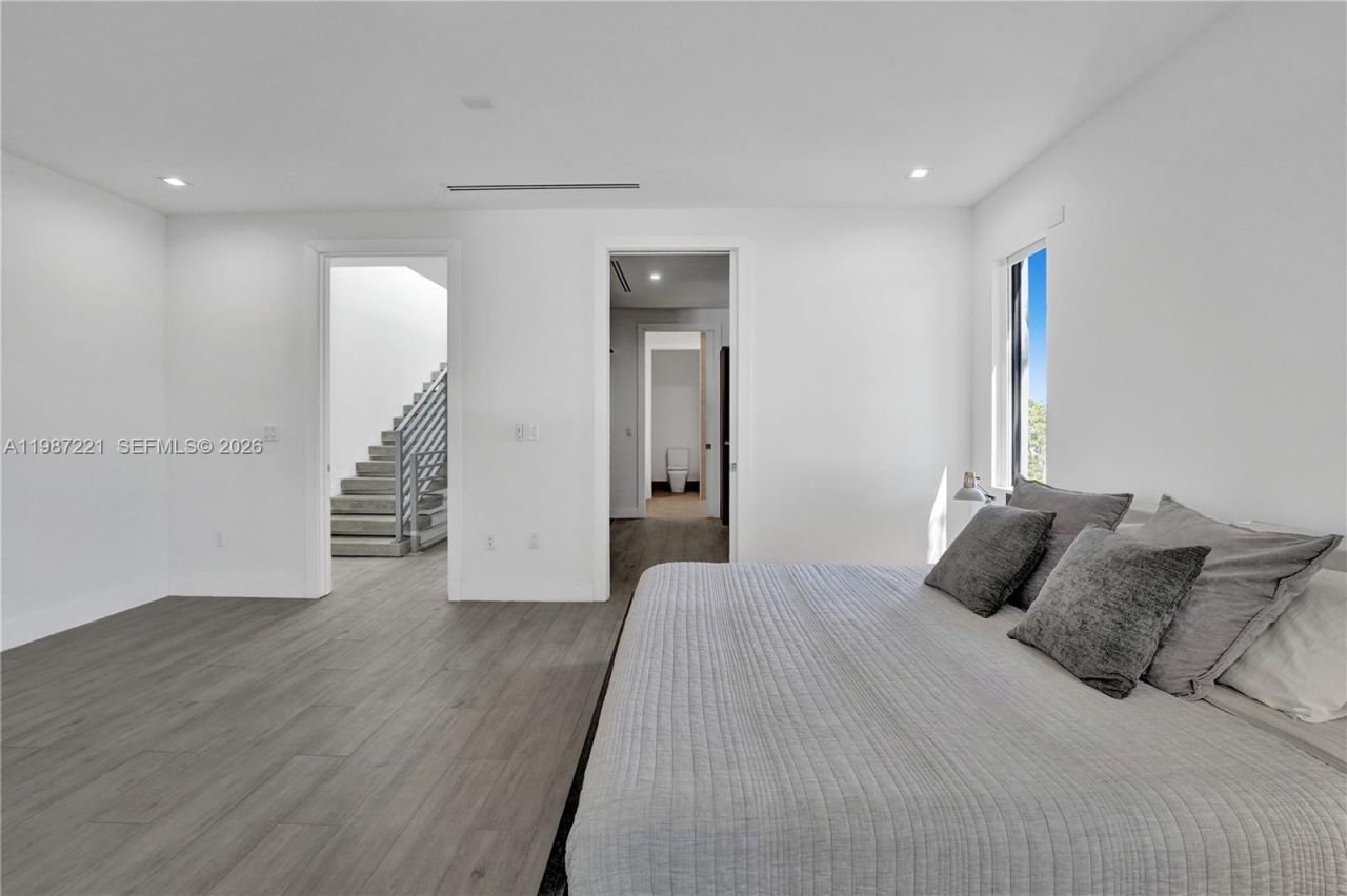 3465 SW 3rd Ave , Miami, FL 33145 Photo