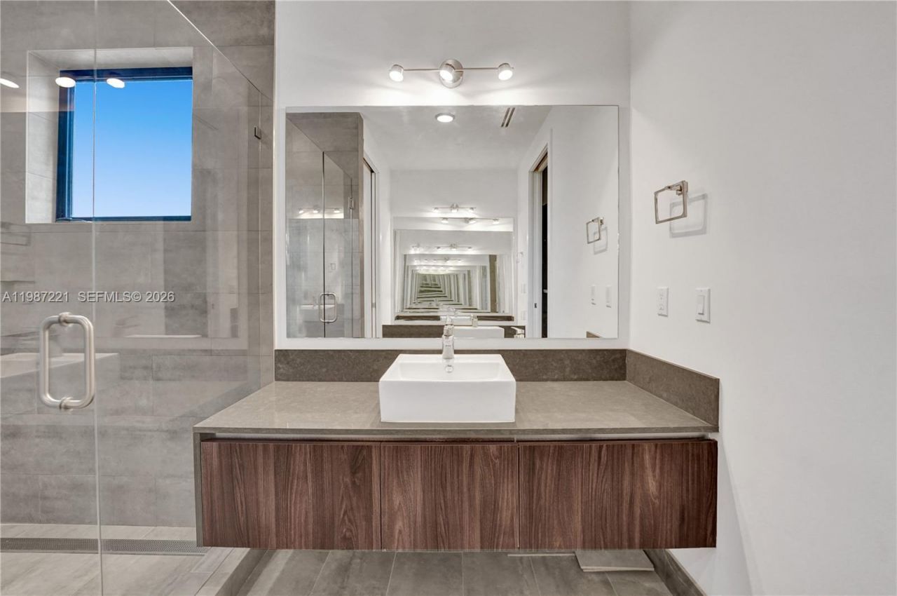 3465 SW 3rd Ave , Miami, FL 33145 Photo