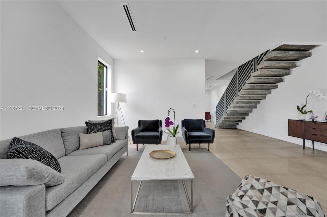 3465 SW 3rd Ave , Miami, FL 33145 Photo