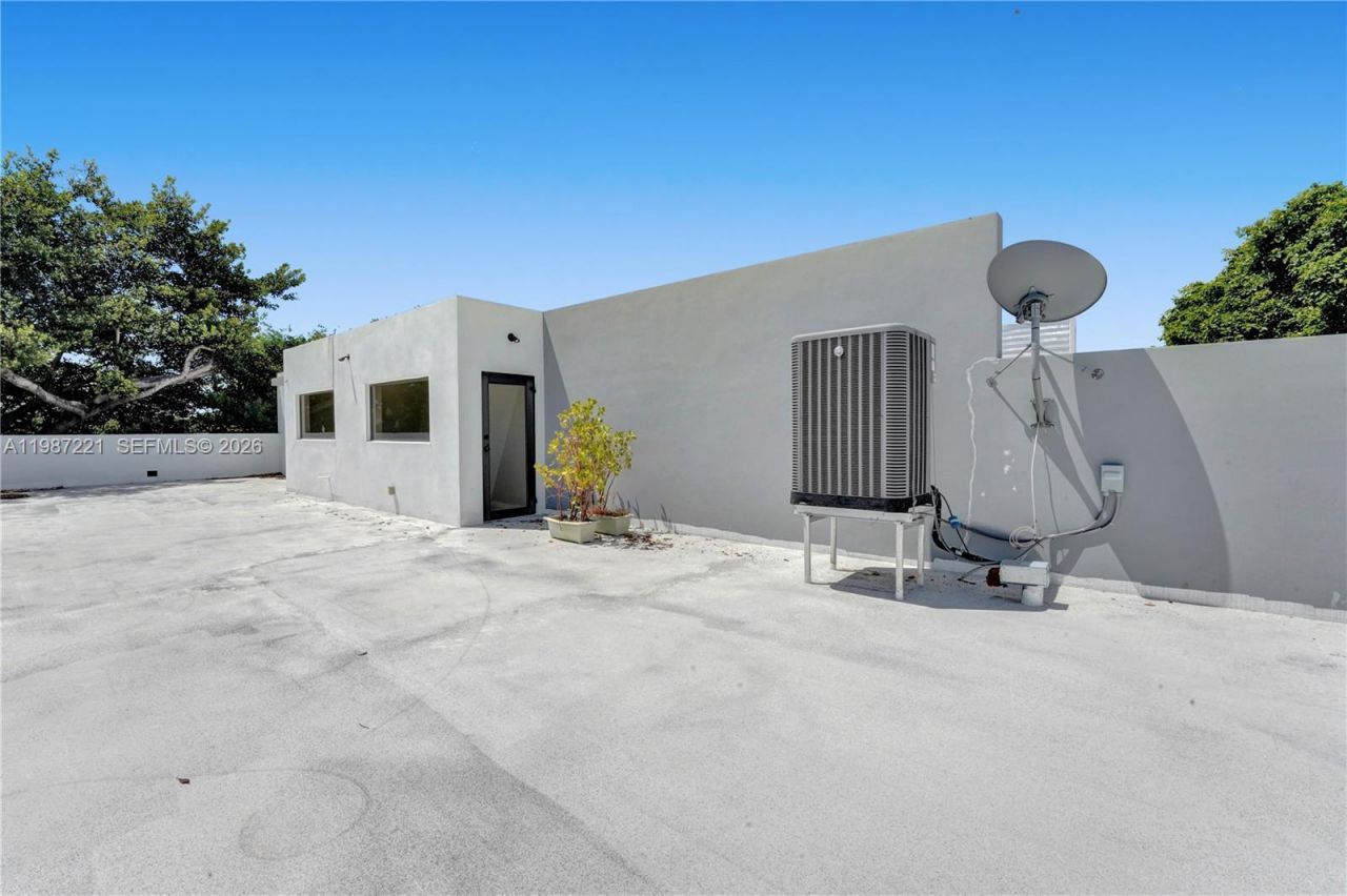 3465 SW 3rd Ave , Miami, FL 33145 Photo