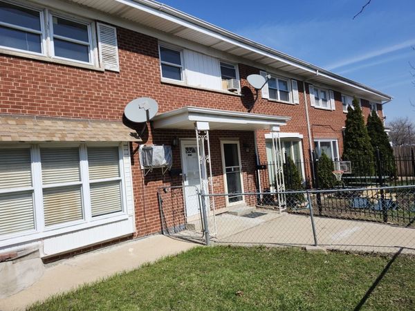 8843 Robin Drive , Unit C, Des Plaines, IL 60016