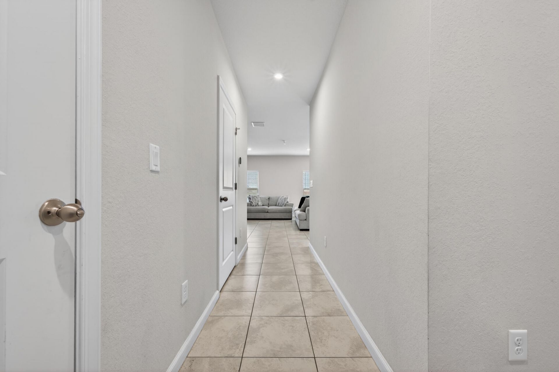 177 Dabou Loop, Belle Glade, FL 33430 Photo