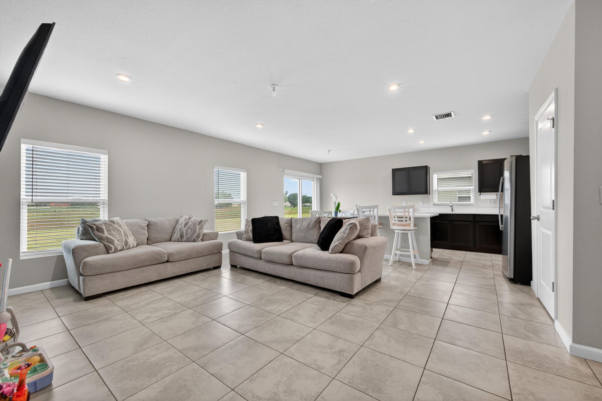 177 Dabou Loop, Belle Glade, FL 33430 Photo