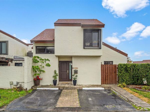 9746 NW 4th Ln, Unit 9746, Miami, FL 33172