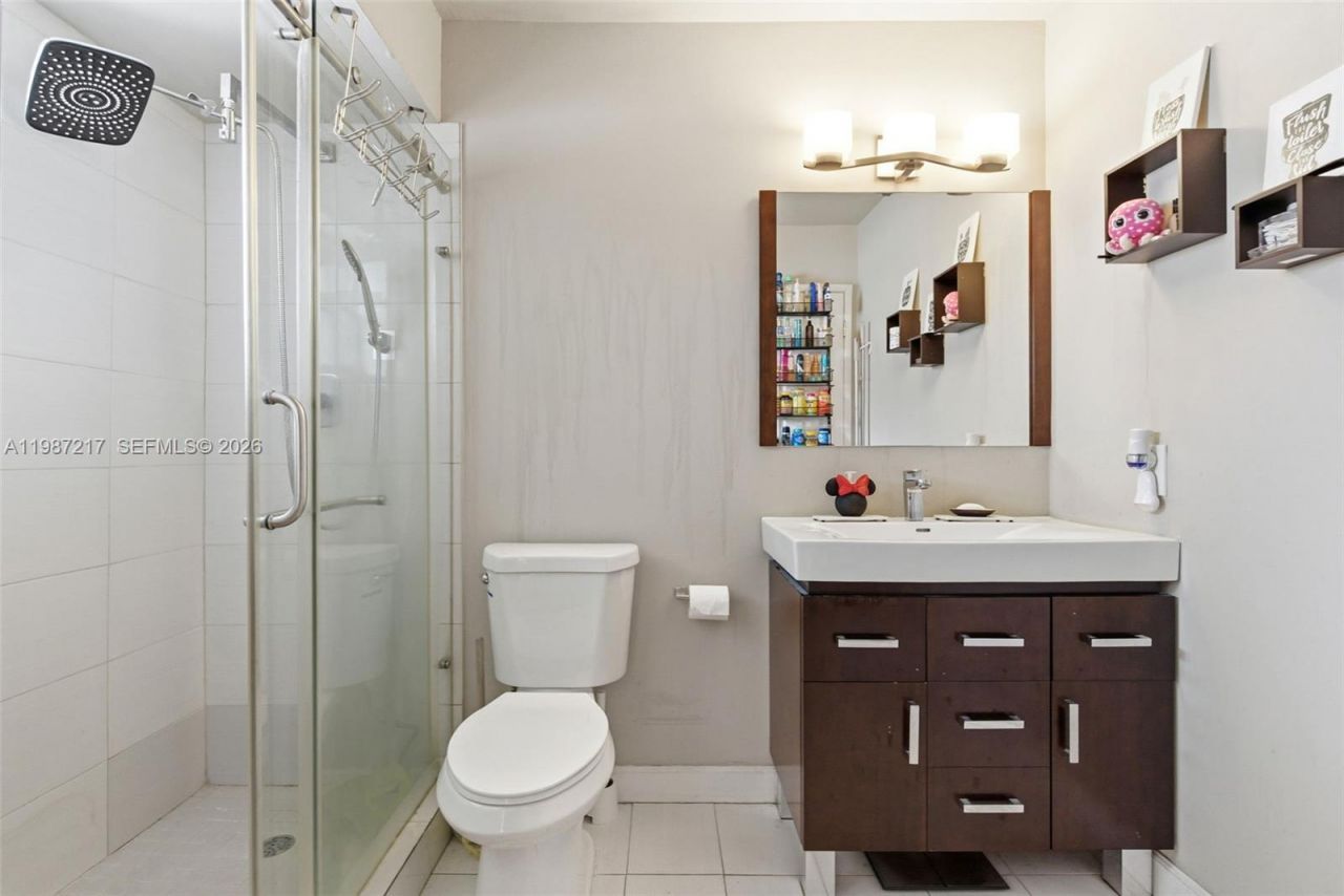 9746 NW 4th Ln, Unit 9746, Miami, FL 33172 Photo