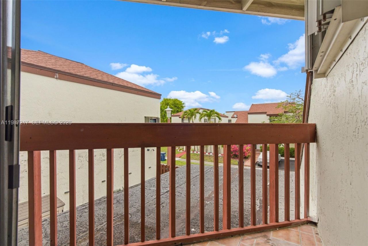 9746 NW 4th Ln, Unit 9746, Miami, FL 33172 Photo