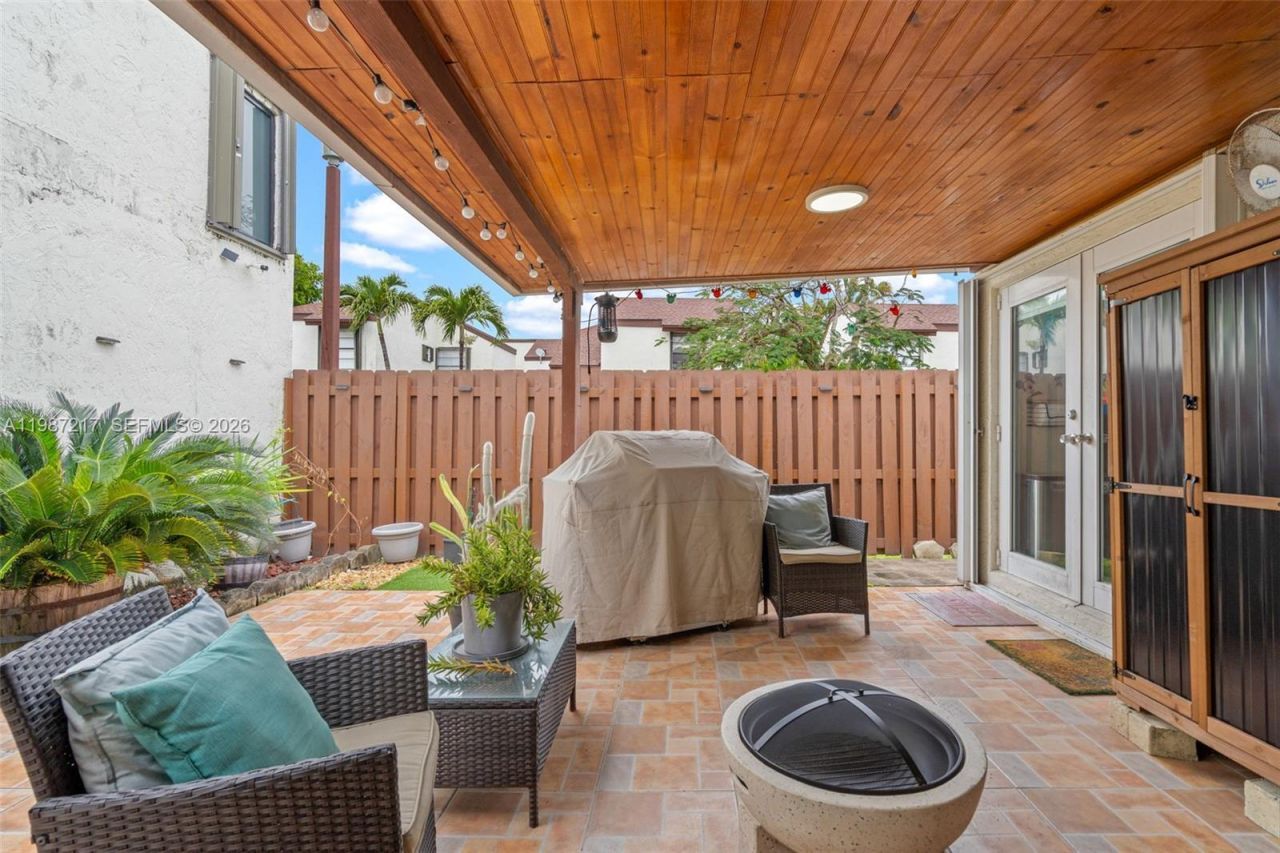 9746 NW 4th Ln, Unit 9746, Miami, FL 33172 Photo