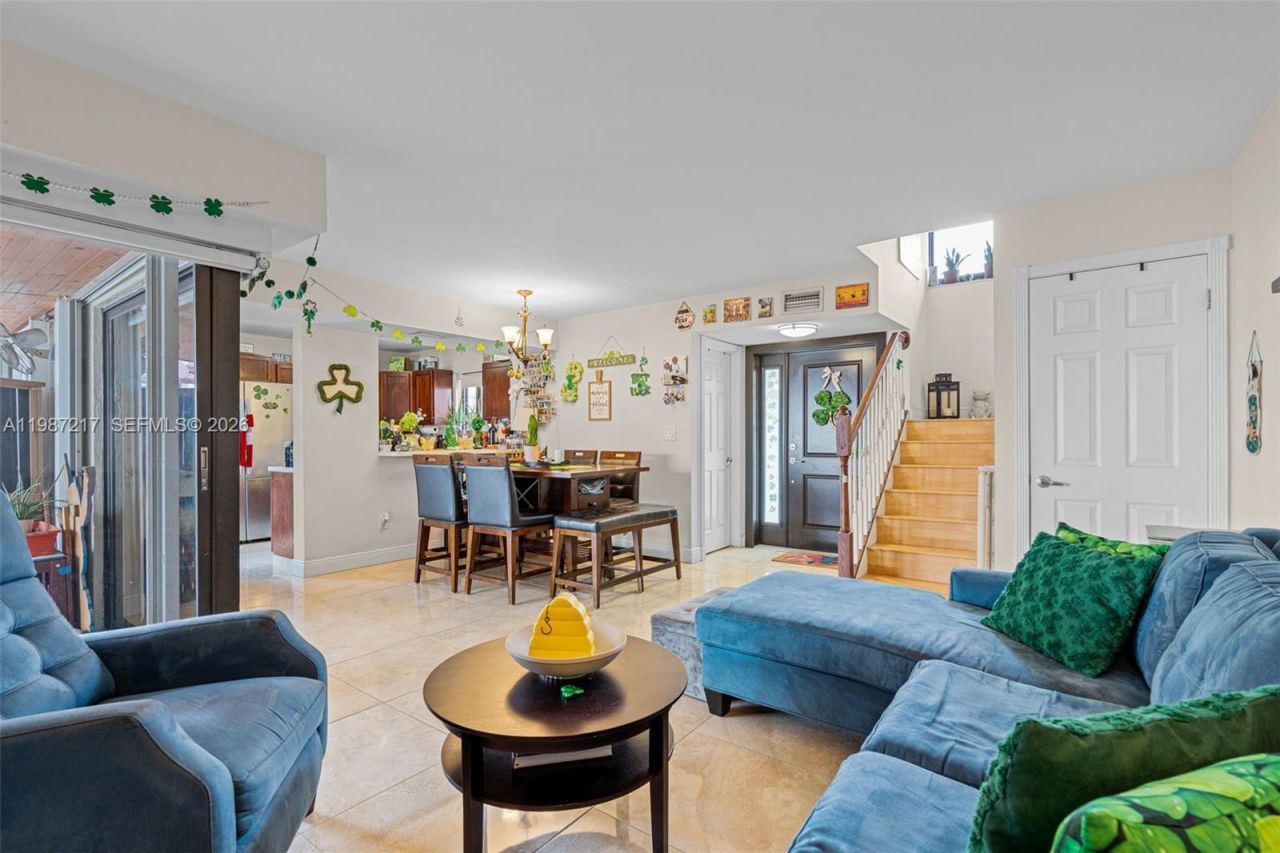 9746 NW 4th Ln, Unit 9746, Miami, FL 33172 Photo