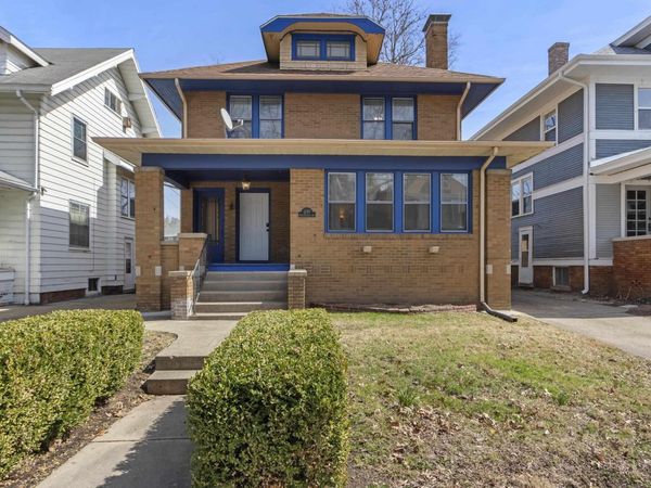 1210 N ELMWOOD Avenue, Peoria, IL 61606