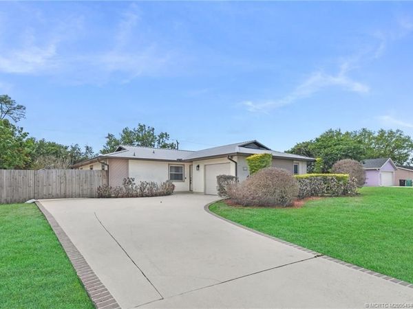 542 NW La Brea Avenue, Port St Lucie, FL 34983