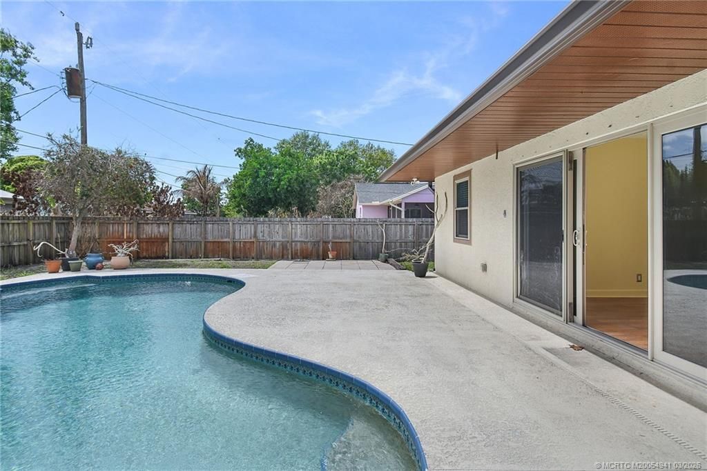 542 NW La Brea Avenue, Port Saint Lucie, FL 34983 Photo