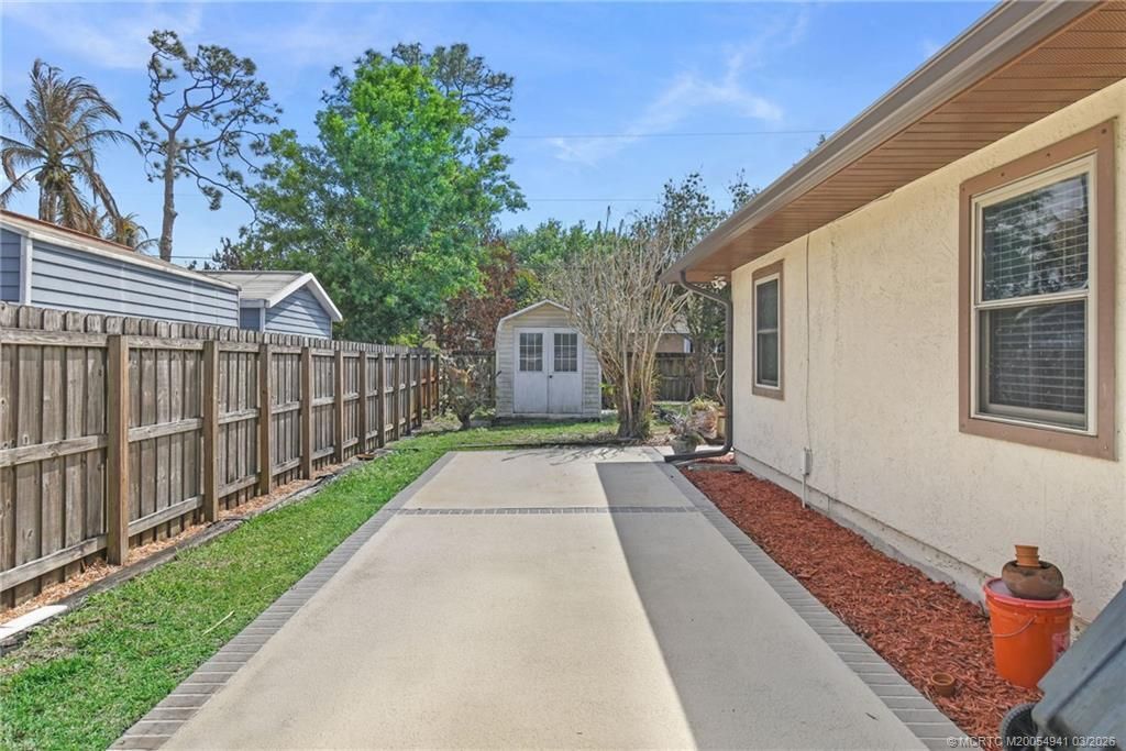 542 NW La Brea Avenue, Port Saint Lucie, FL 34983 Photo