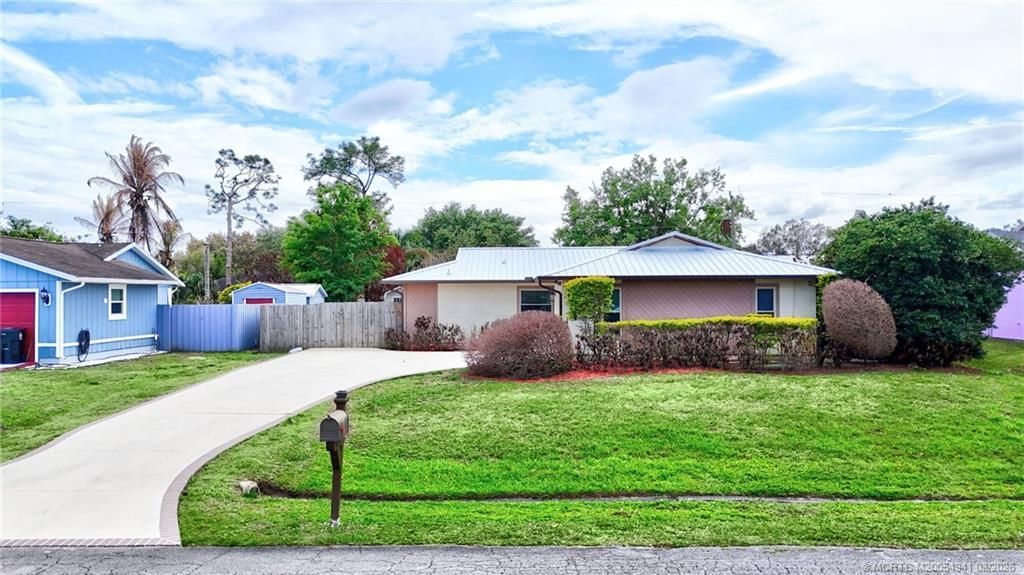 542 NW La Brea Avenue, Port Saint Lucie, FL 34983 Photo