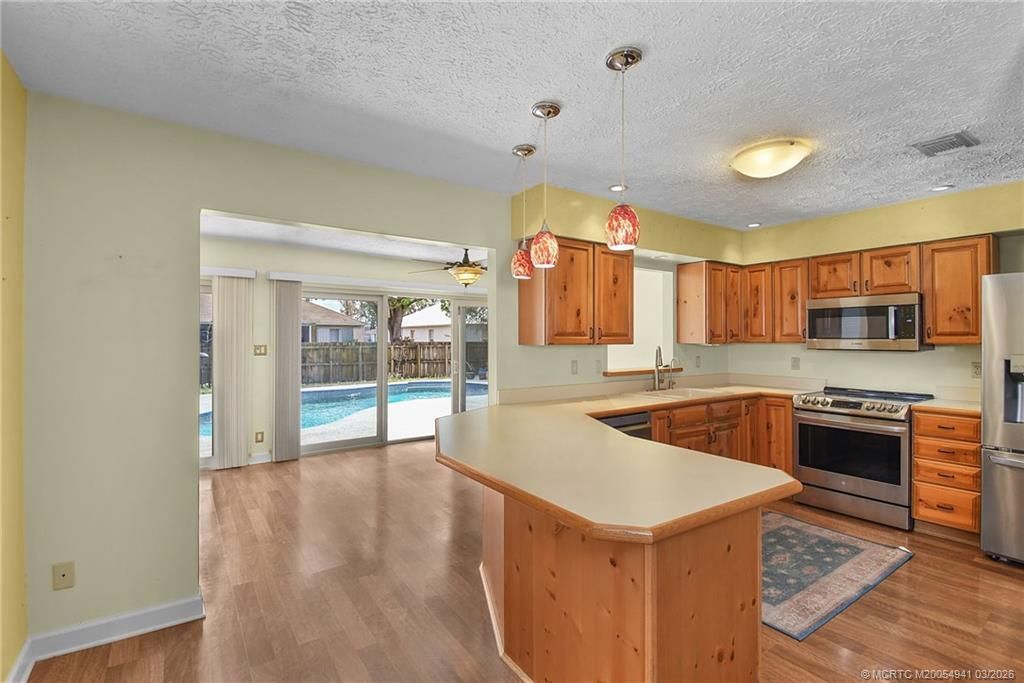 542 NW La Brea Avenue, Port Saint Lucie, FL 34983 Photo