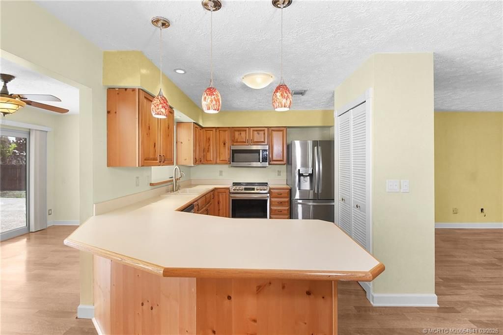 542 NW La Brea Avenue, Port Saint Lucie, FL 34983 Photo