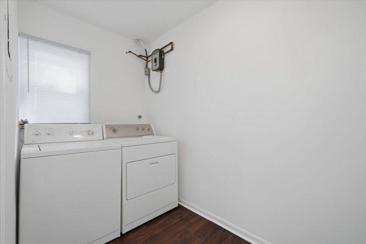 3907 NW 76th Terrace, Hollywood, FL 33024 Photo