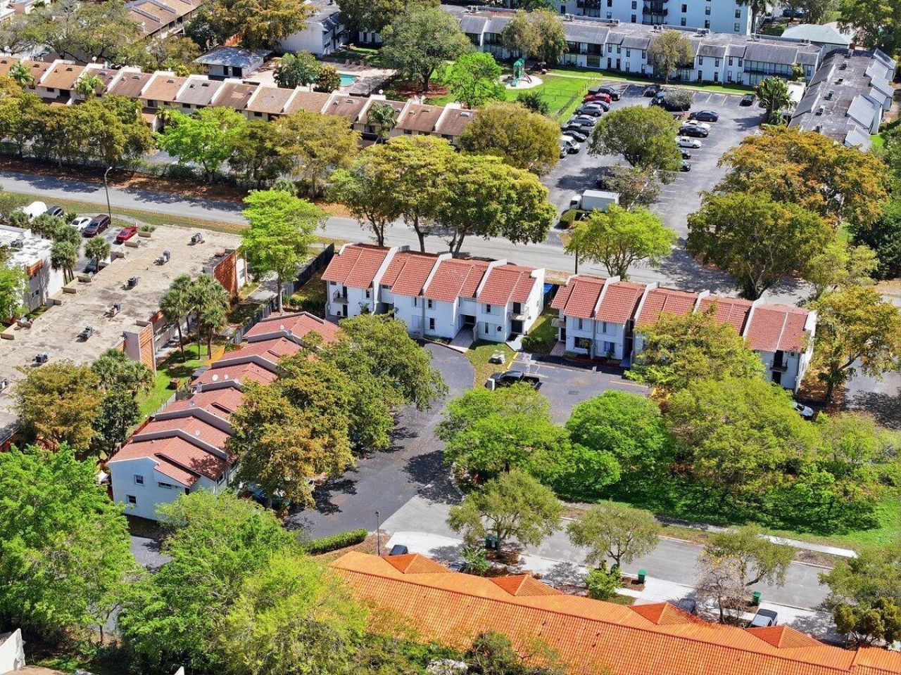 3907 NW 76th Terrace, Hollywood, FL 33024 Photo