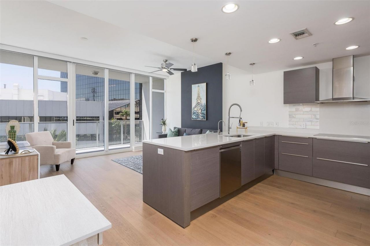 175 1st Street S, Unit 504, Saint Petersburg, FL 33701 Photo