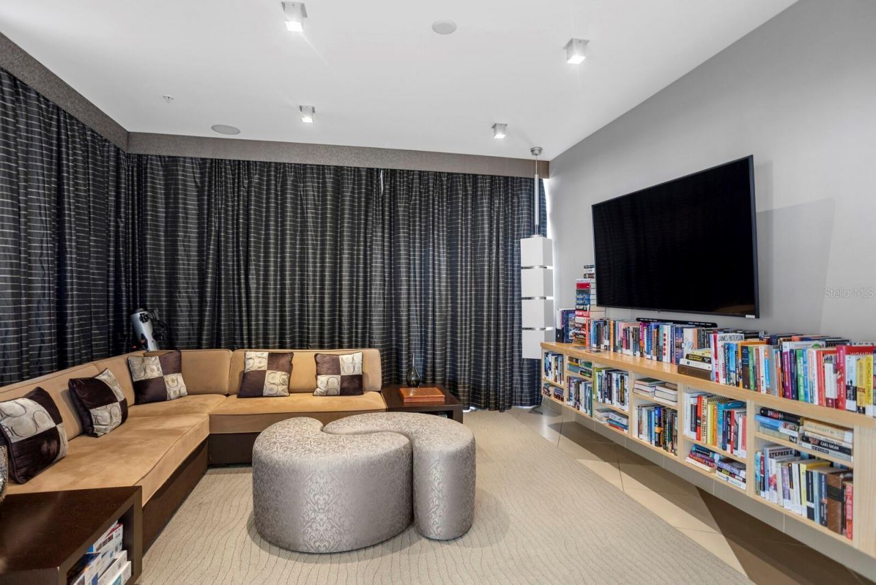 175 1st Street S, Unit 504, Saint Petersburg, FL 33701 Photo