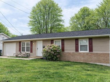232 Del Dew Drive, Bridgeport, WV 26330