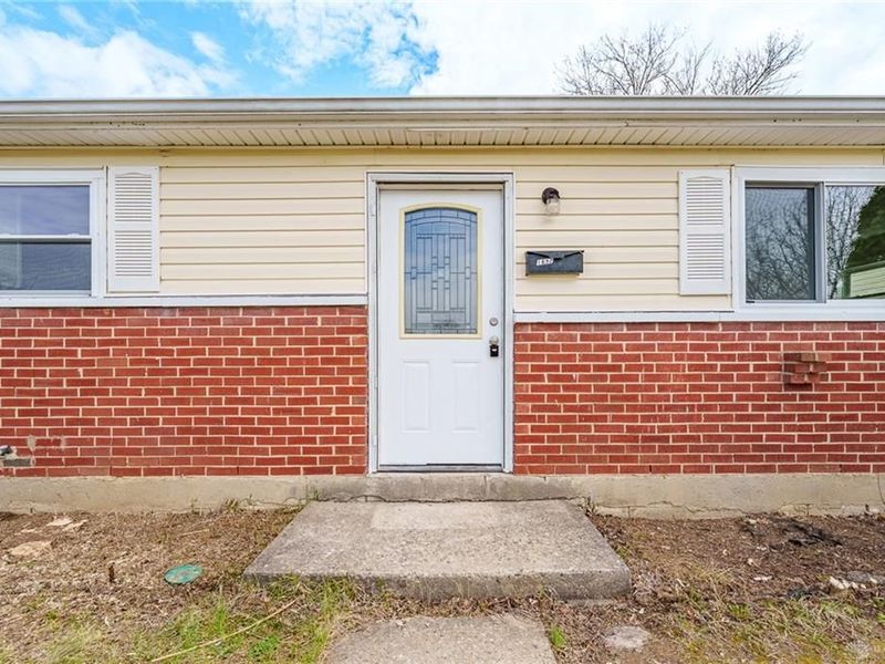 1692 Hopewell Avenue, Jefferson Township, OH 45417 Photo 4