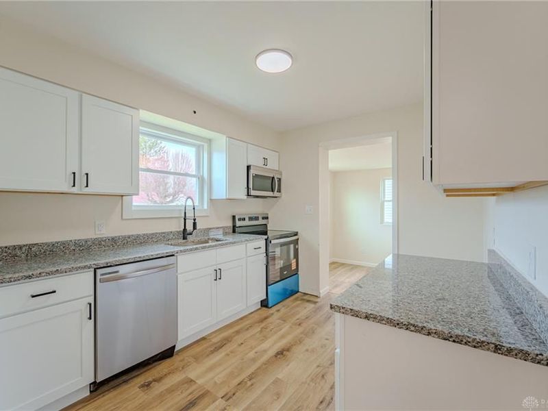 1692 Hopewell Avenue, Jefferson Township, OH 45417 Photo 9