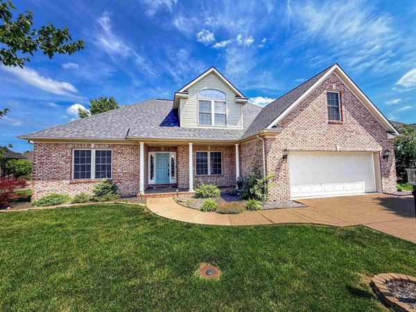 906 Saint Giles Court, Evansville, IN 47725