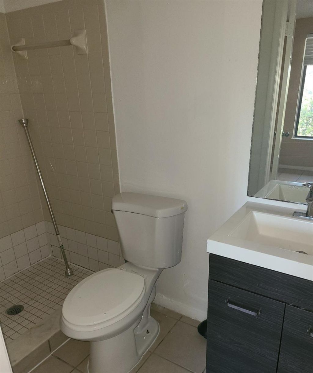4910 Silver Oaks Village, Unit B, Orlando, FL 32808 Photo