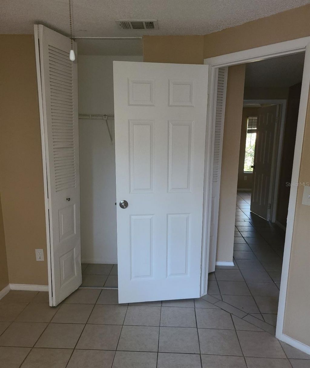 4910 Silver Oaks Village, Unit B, Orlando, FL 32808 Photo