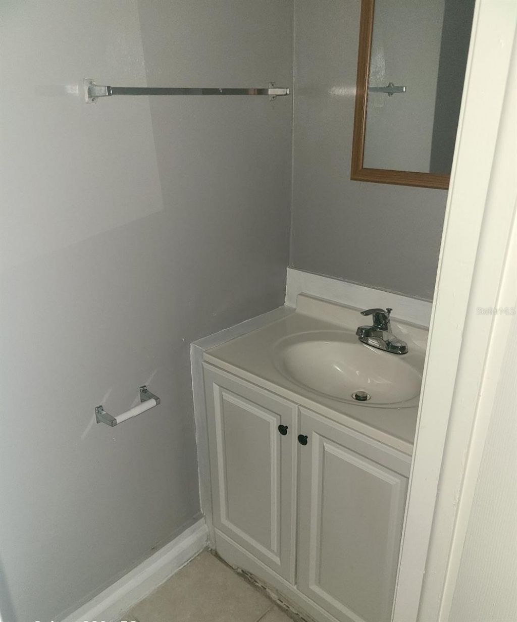 4910 Silver Oaks Village, Unit B, Orlando, FL 32808 Photo