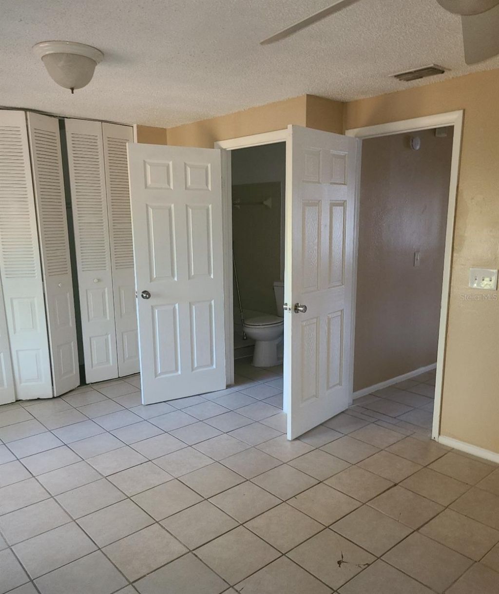 4910 Silver Oaks Village, Unit B, Orlando, FL 32808 Photo