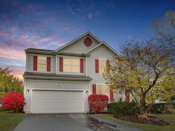 697 Providence Lane , Lindenhurst, IL 60046