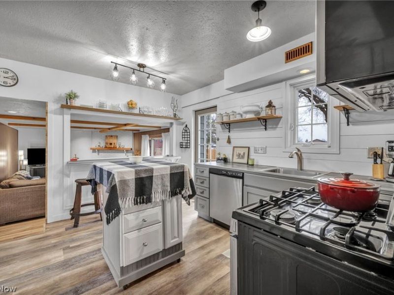 16524 Timberline Drive, Strongsville, OH 44136 Photo 13